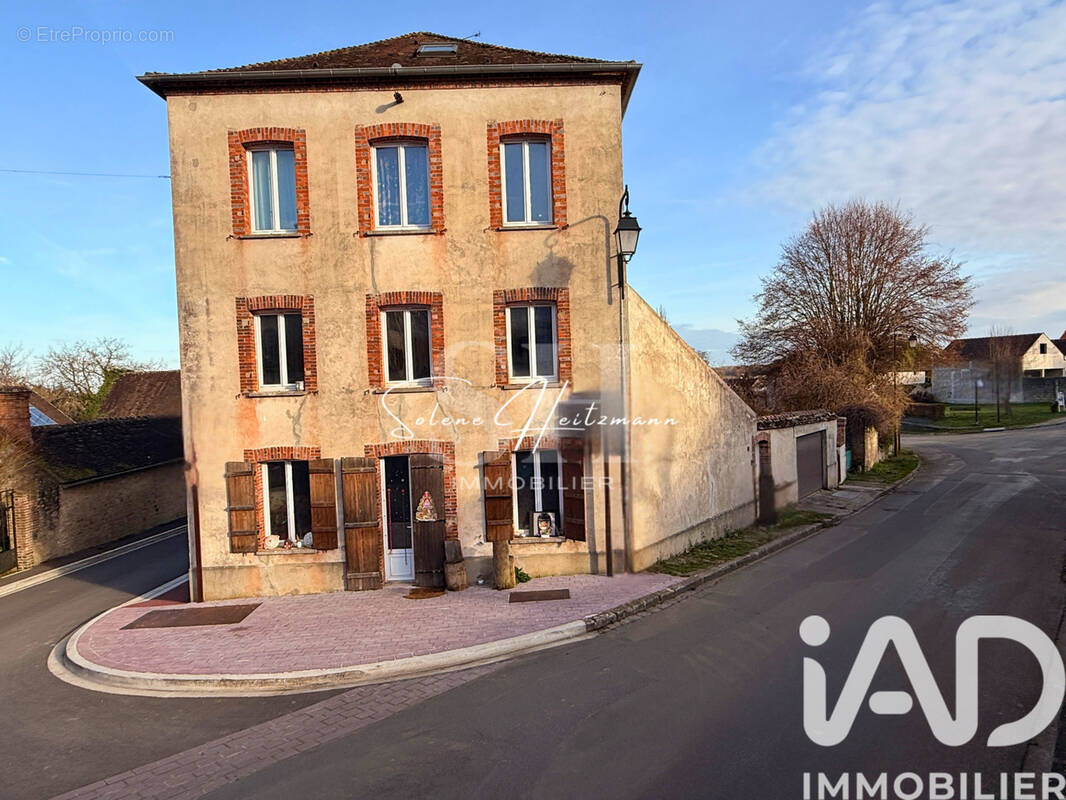Photo 1 - Maison à VILLEMARECHAL