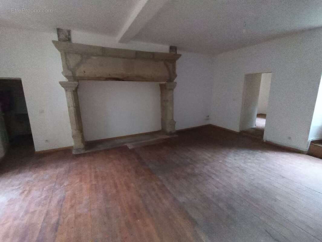 Appartement 330 m² à Tulle  - photo 1160