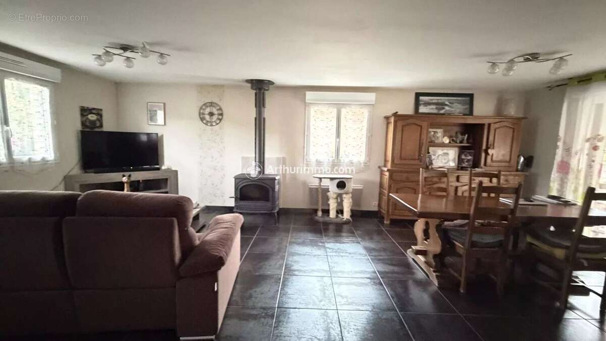 Maison à CREISSELS