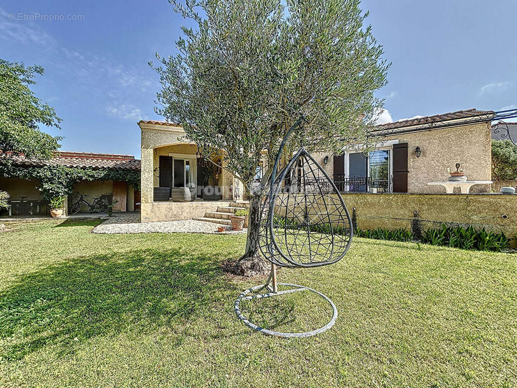 Maison à FONTVIEILLE