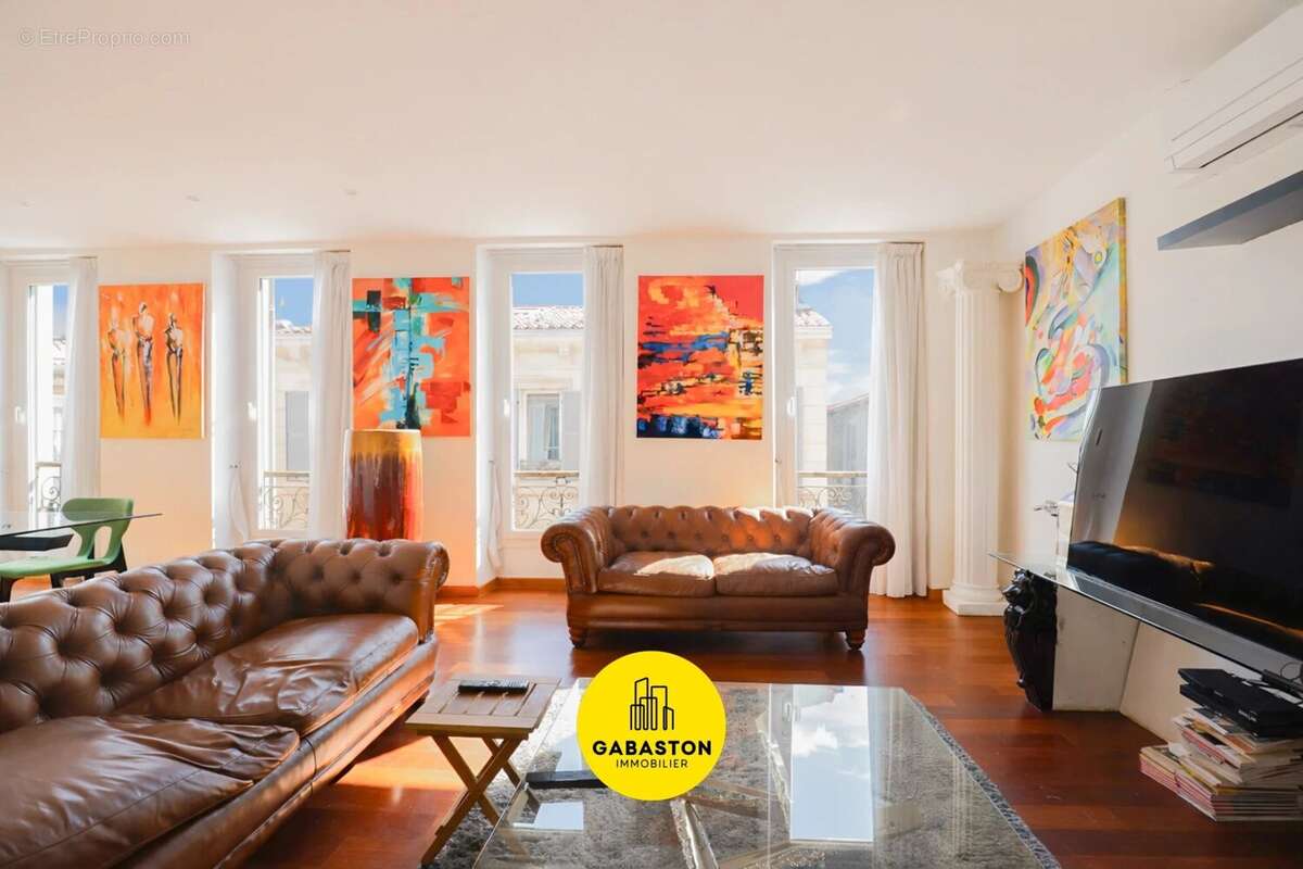 Appartement à MARSEILLE-5E