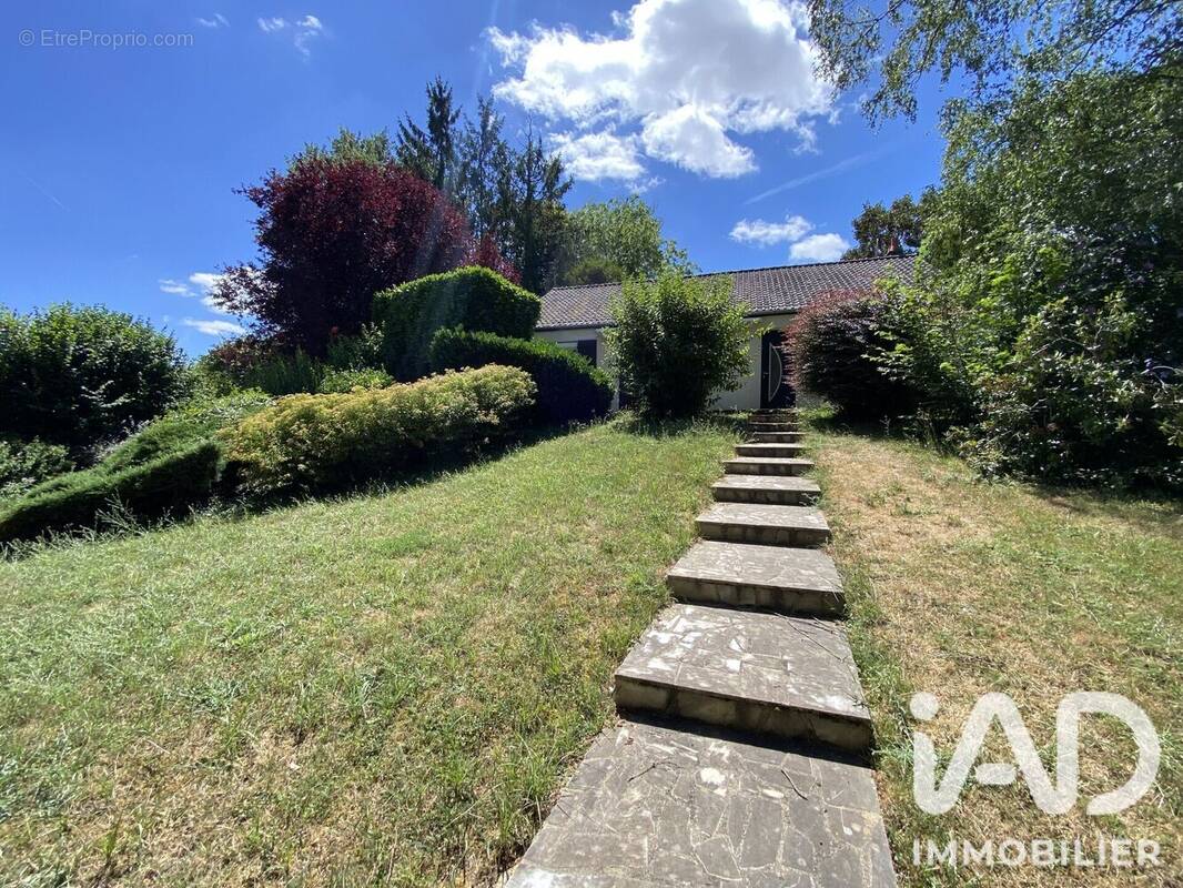 Photo 1 - Maison à PARCAY-MESLAY