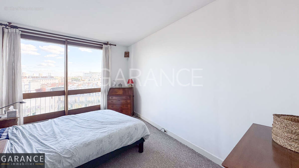 Appartement à PARIS-14E