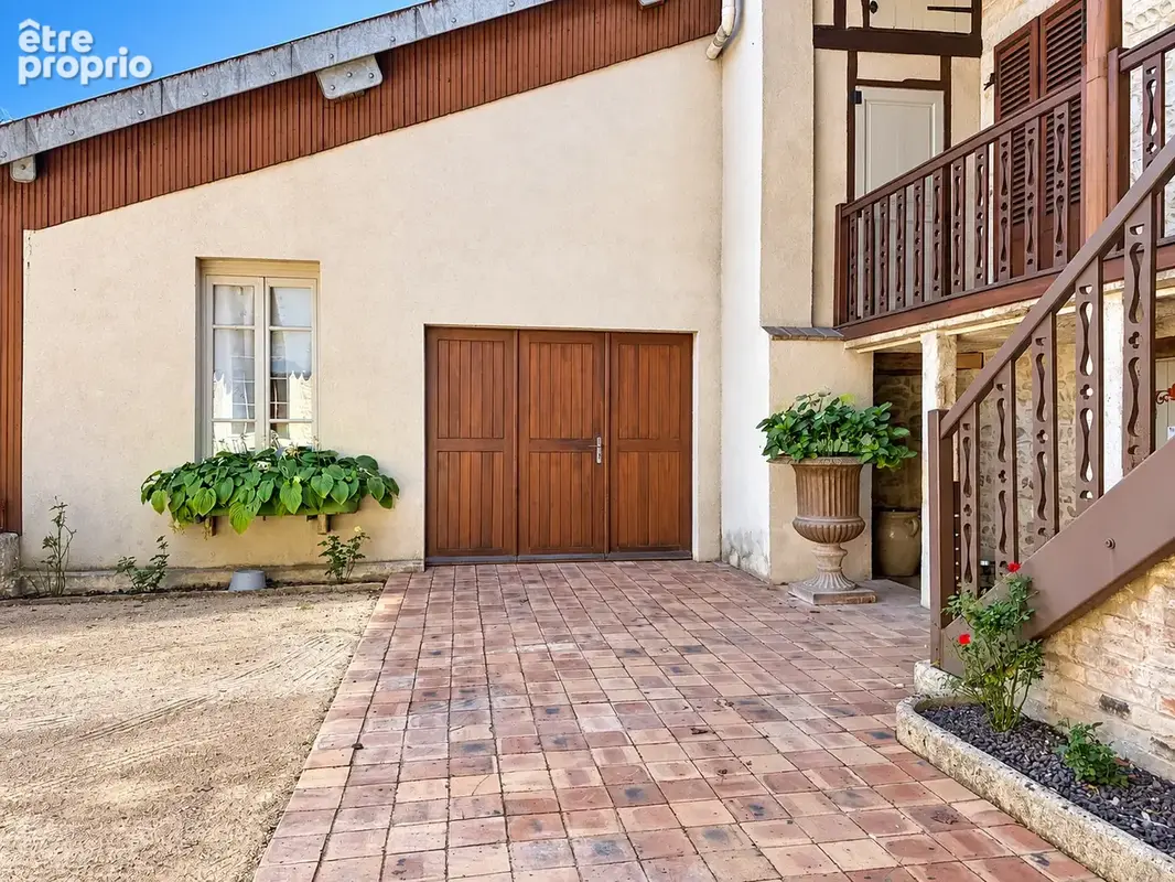 BOURG-EN-BRESSE - Propriété de caractère du XIXe siècle avec ascenseur, jardin et appartement indépendant - photo 20