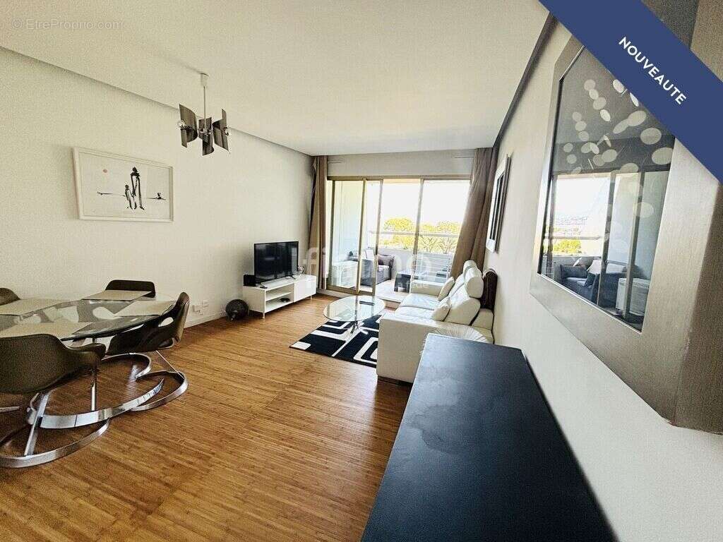 Appartement à VILLENEUVE-LOUBET