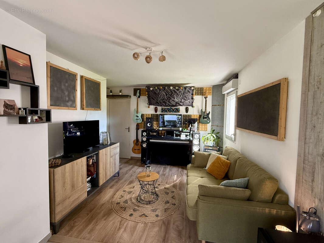 Appartement à SAINT-JEOIRE-PRIEURE