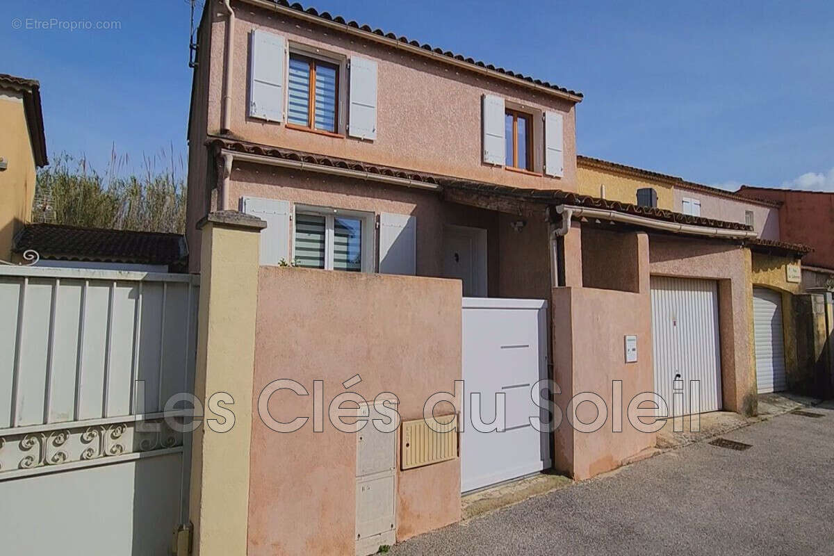 Maison à LA CRAU