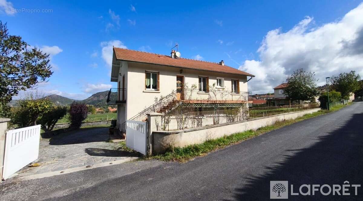 Maison à COUBON