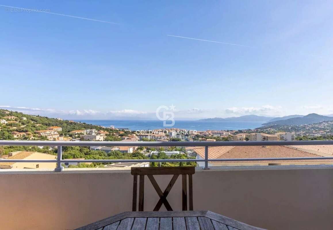 Appartement à L'ILE-ROUSSE