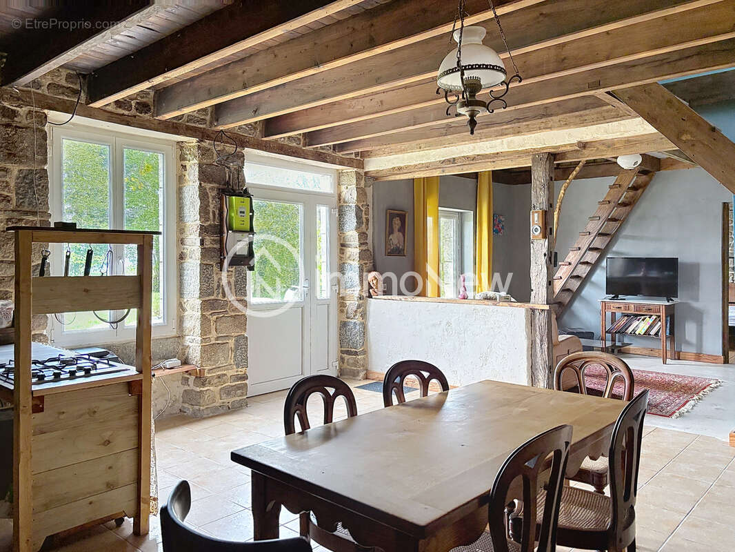 Longere en pierre 108m2 sur 2097m2 - photo 4
