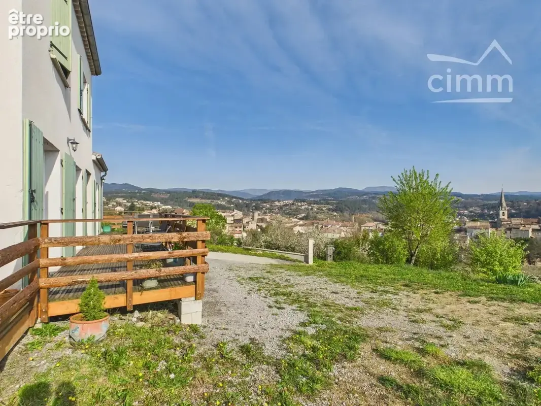 Vue panoramique à Joyeuse : 4CH, tranquillité et très belles prestations - photo 14