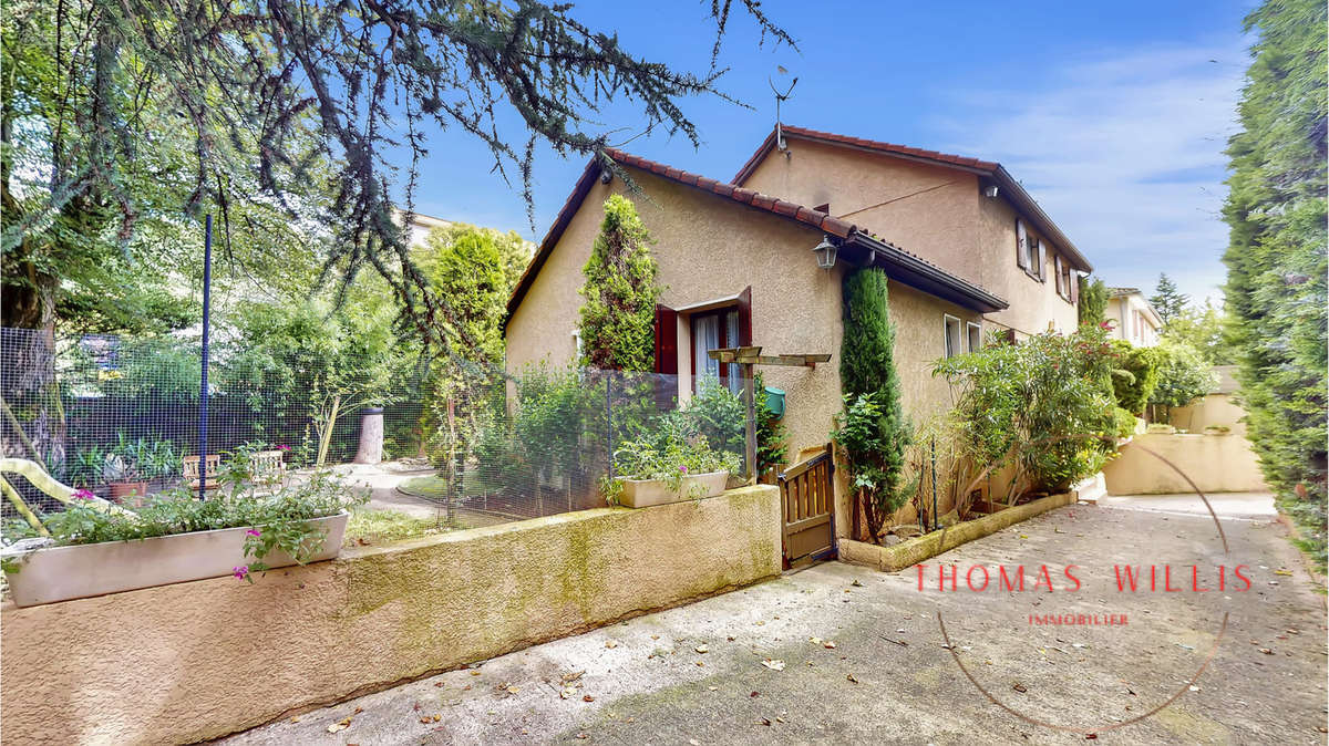 Magnifique Maison De Ville 180 M2 Avec Jardin  Lyon 9eme - photo 3