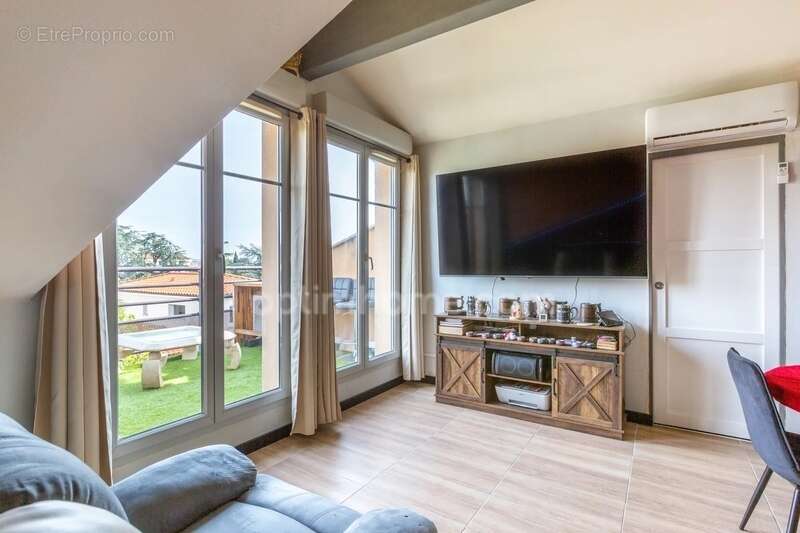 Appartement à CRAPONNE