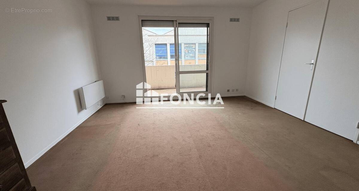 Appartement à LA COURNEUVE