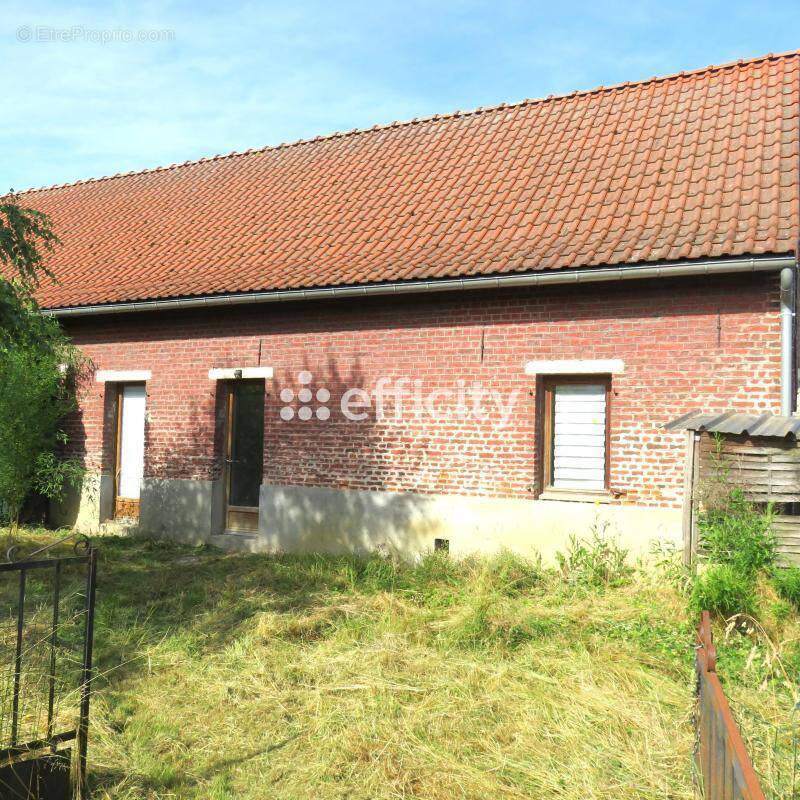 Maison à COUTICHES