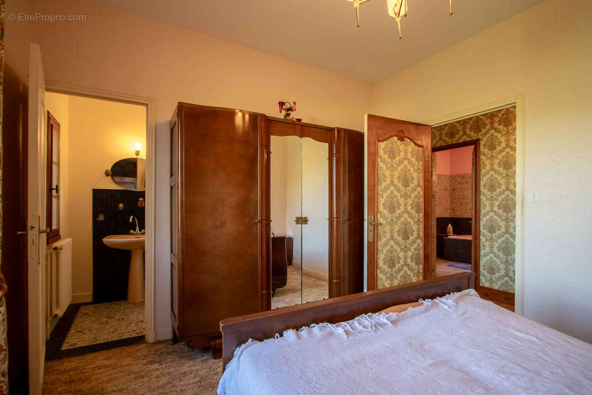 Maison à SAINT-JULIEN-DE-LAMPON