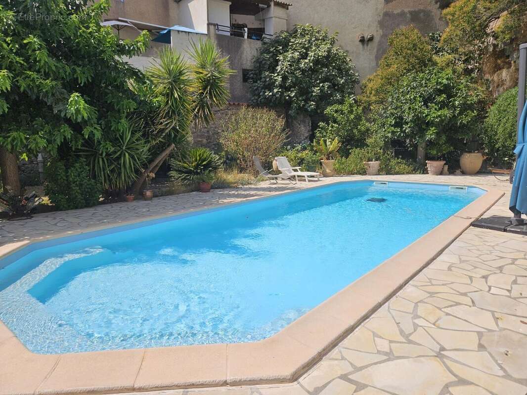 Maison de caractère, grand garage, terrasses et piscine - photo 26