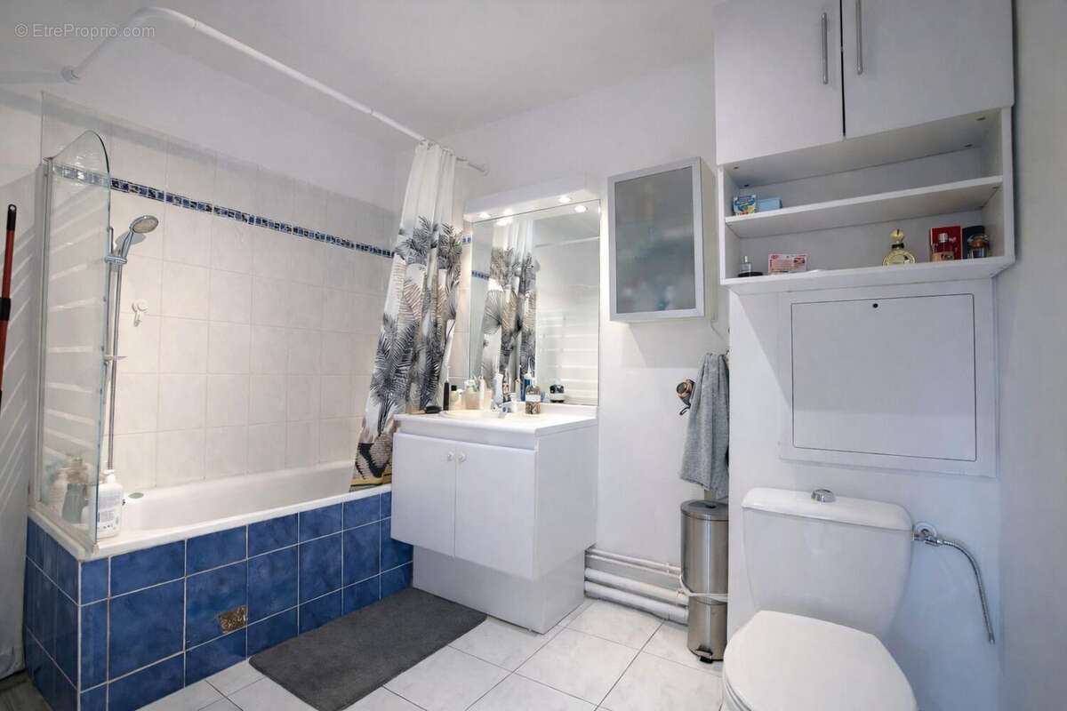 Appartement à VAUJOURS