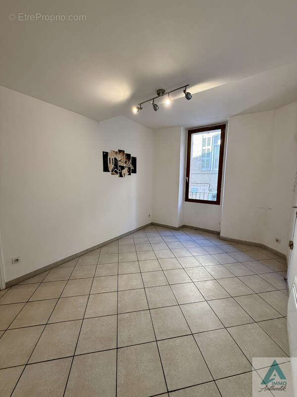 Appartement à ROQUEVAIRE