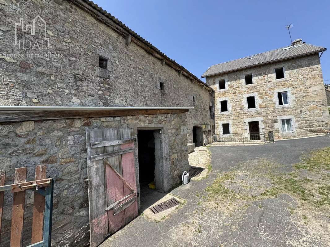 Maison à SAINT-LEGER-DU-MALZIEU