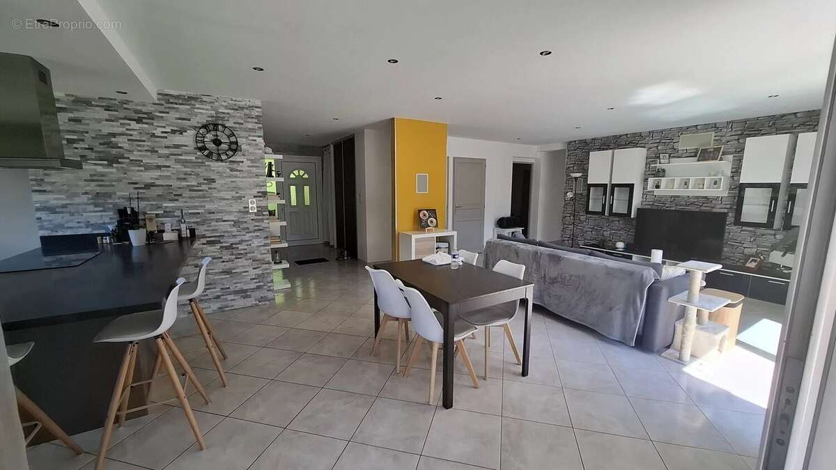 Maison à SAINT-GEORGES-DE-COMMIERS