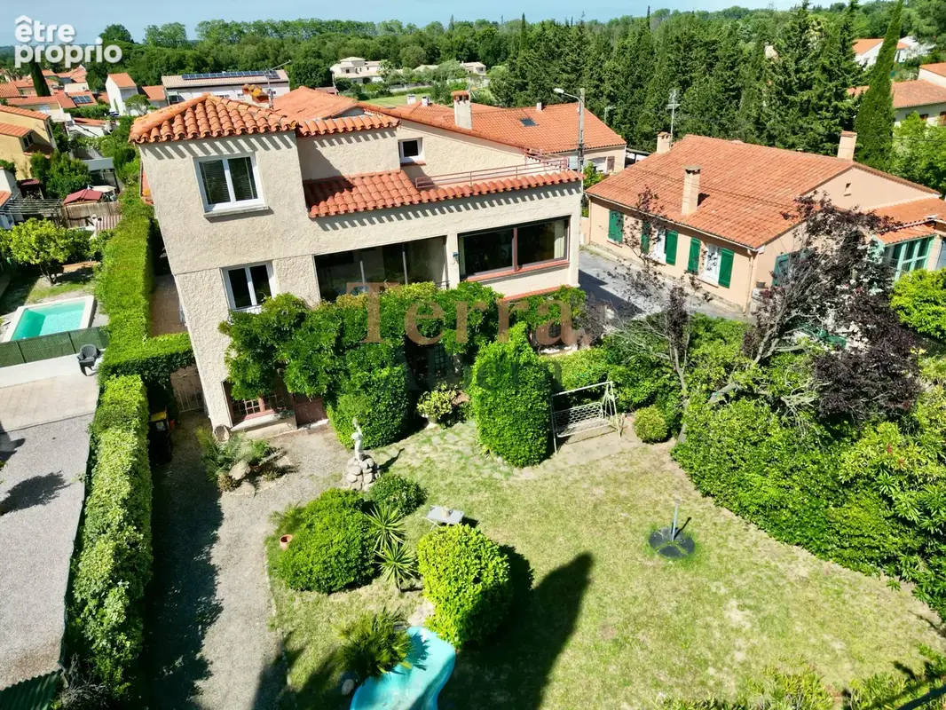 Saint-Genis-Des-Fontaines - Villa de 308 m2 avec 3 Appartements - photo 3