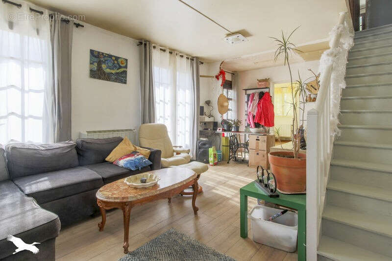 Maison à NESLES-LA-VALLEE