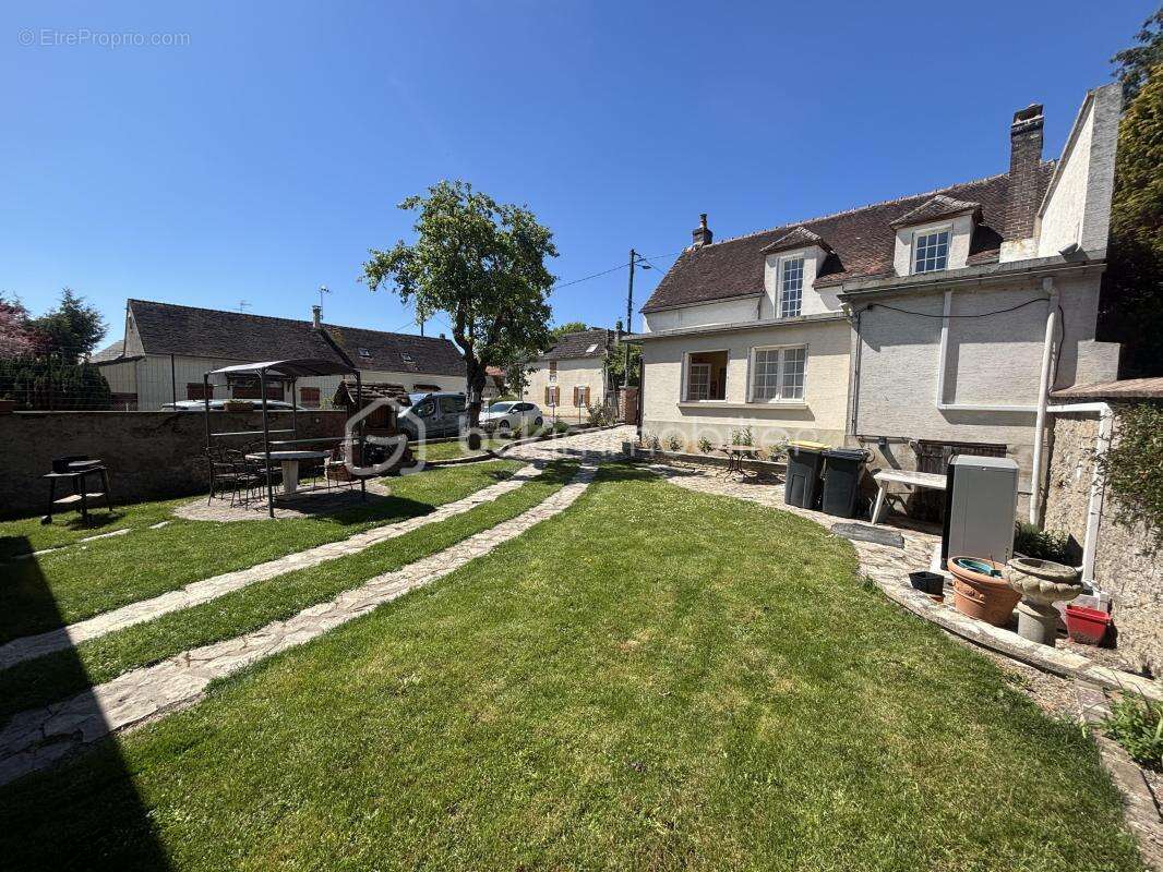 Maison à SAINT-MAURICE-AUX-RICHES-HOMMES