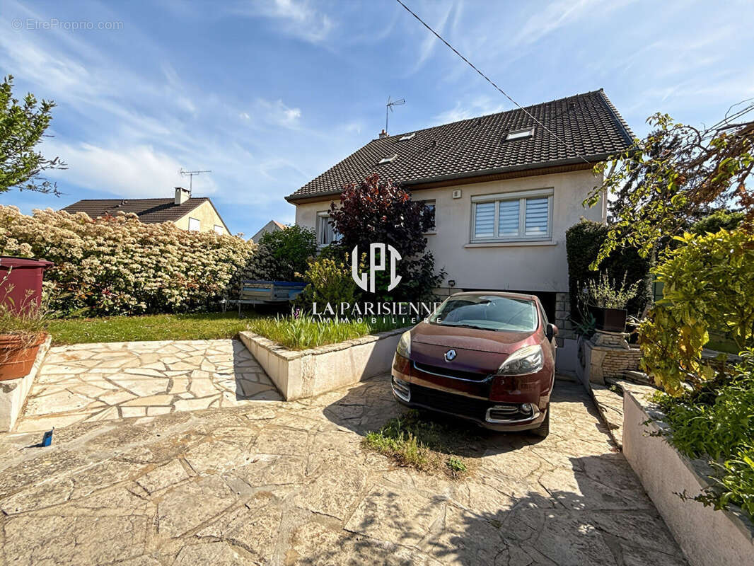 Maison à CHAMPS-SUR-MARNE