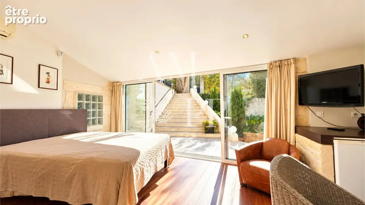 Cannes – Croix-des-Gardes  Villa d’Architecte Contemporaine de 210 m² au Cœur d’un Domaine Privé et Sécurisé - photo 23