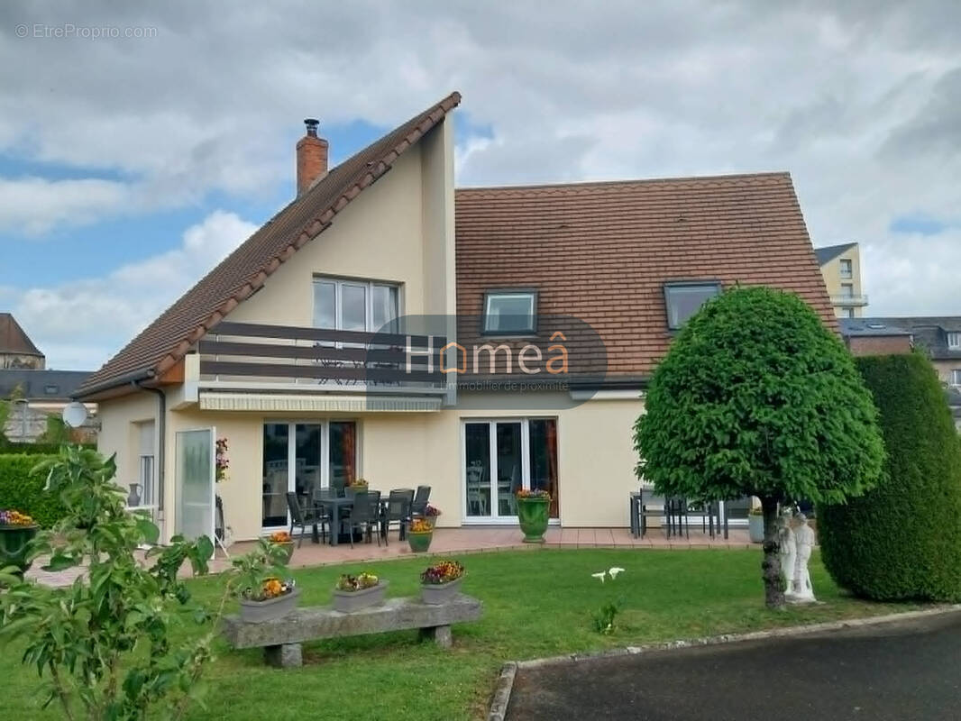 Maison à NEUFCHATEL-EN-BRAY