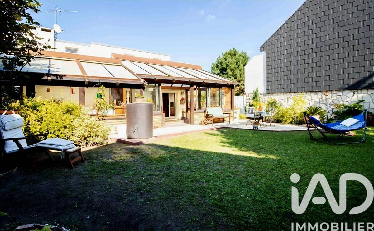 Photo 1 - Maison à SARTROUVILLE