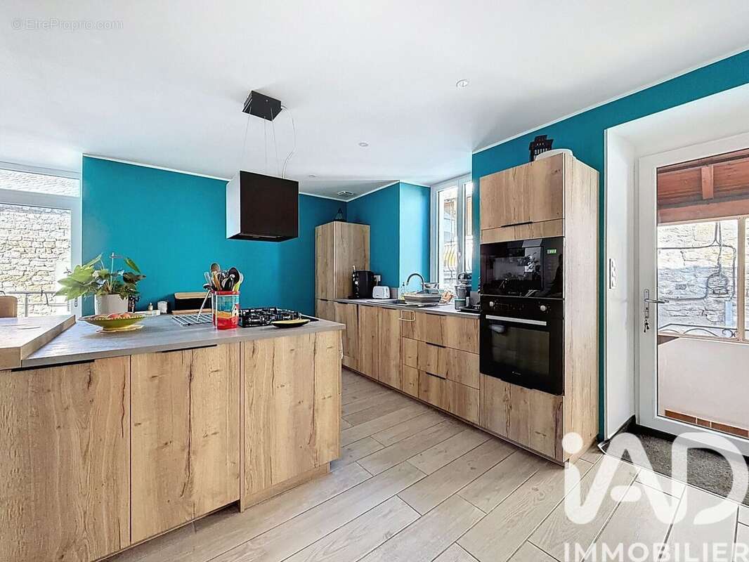 Maison 280 m² à Compeyre  - photo 8