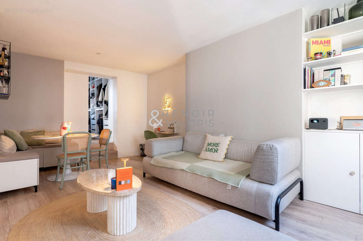 Appartement à PARIS-17E