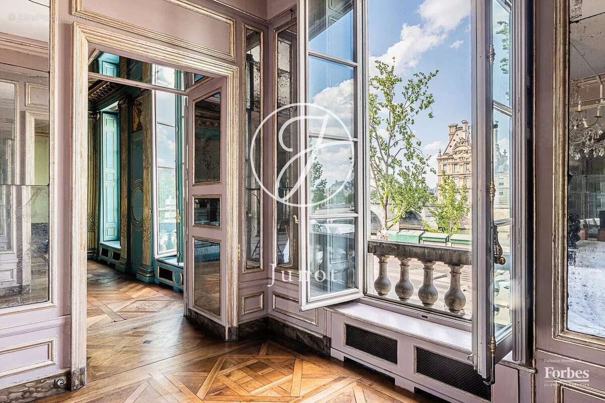 Appartement à PARIS-7E