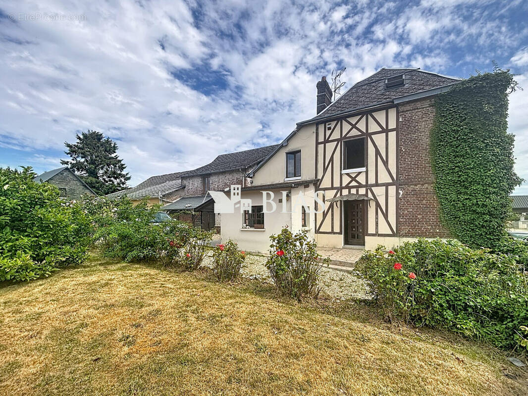 Maison à LA NEUVILLE-CHANT-D'OISEL