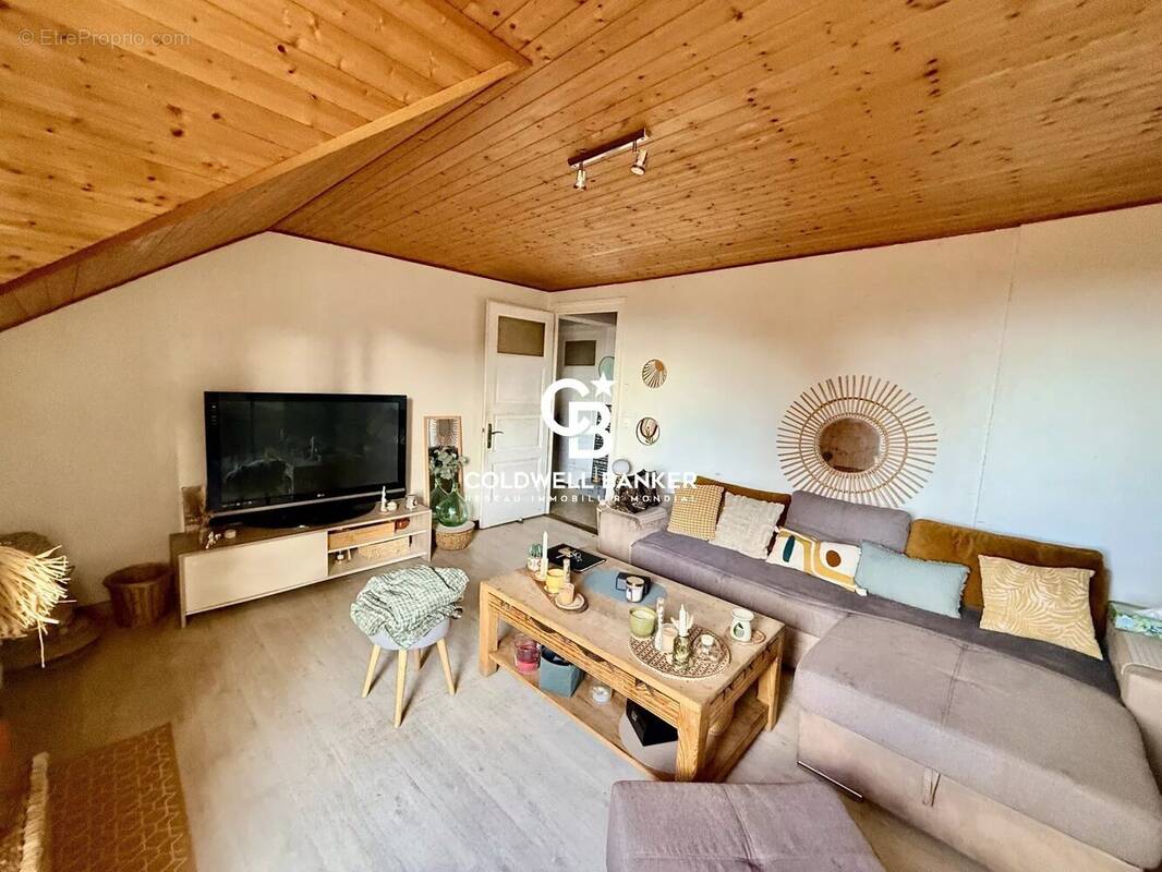 Appartement à SAINT-CERGUES