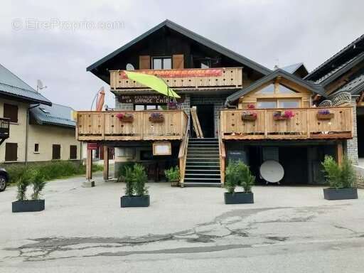 Commerce à ALBIEZ-MONTROND