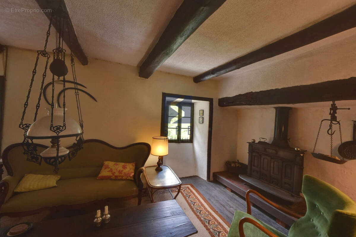 Maison à MARCOLS-LES-EAUX