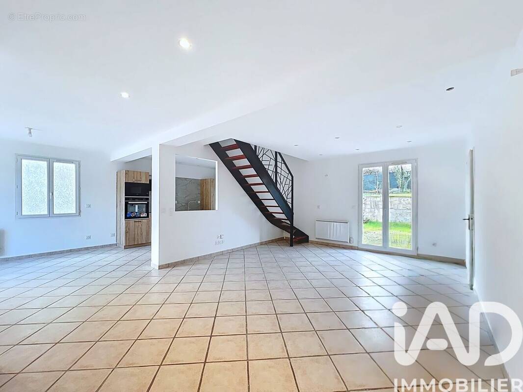 Photo 1 - Maison à SAINT-MAIME