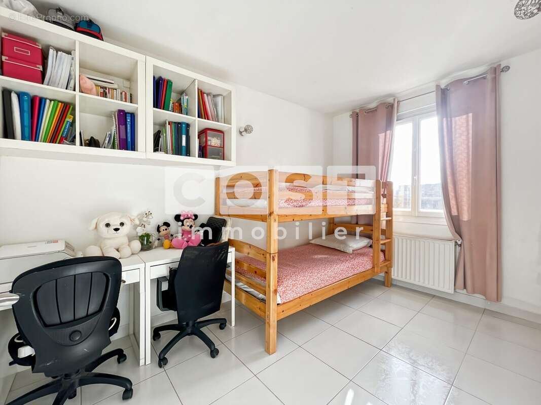 Appartement à GENNEVILLIERS