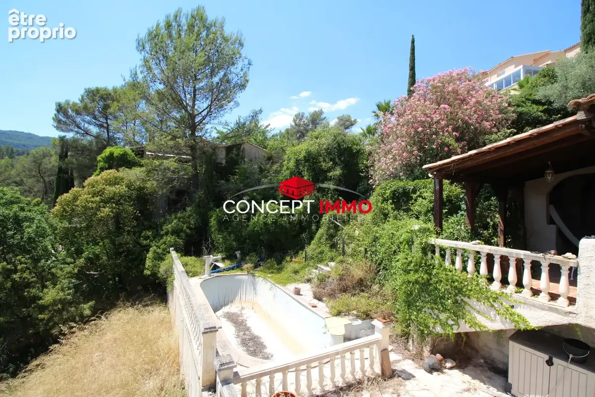 Photo Maison à Belgentier au prix de 299 000€