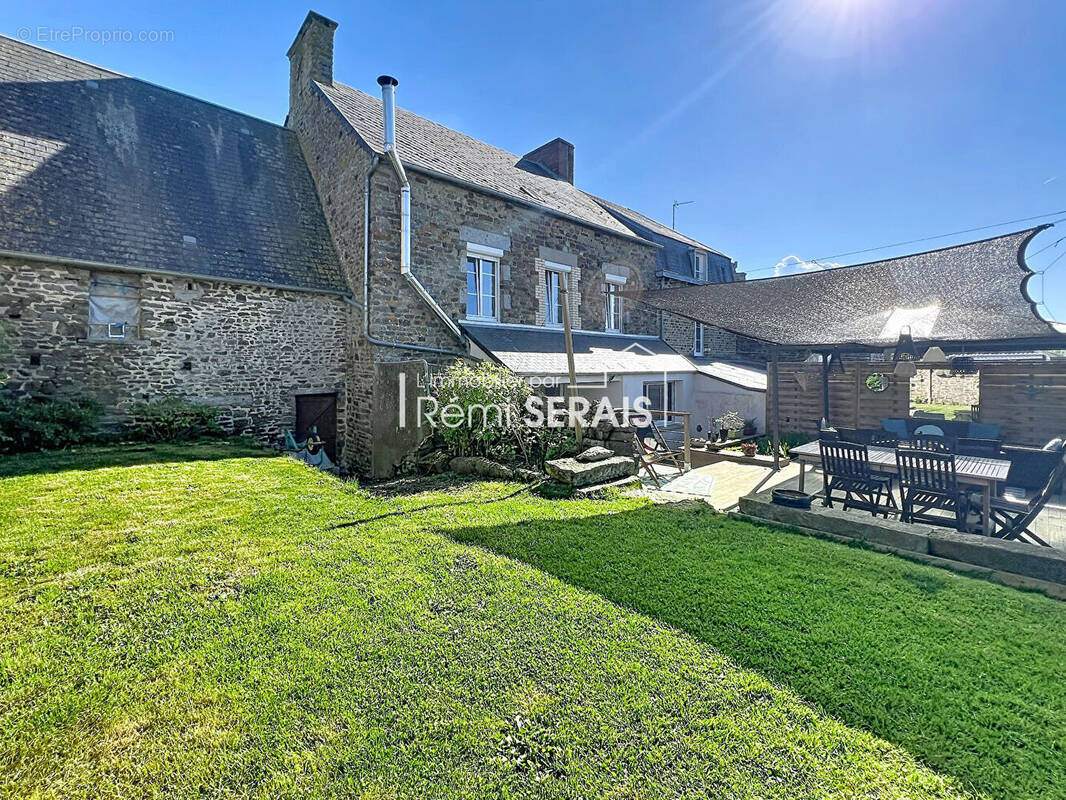 Maison à SAINT-DENIS-DE-MERE