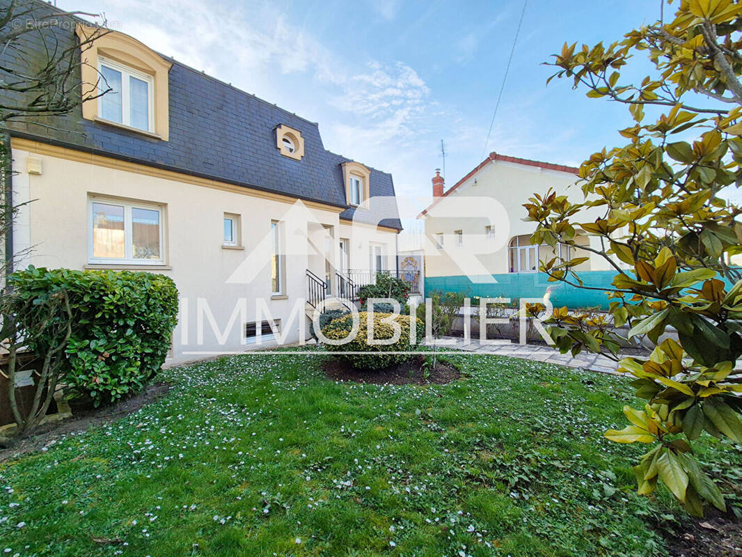 Maison à CARRIERES-SUR-SEINE