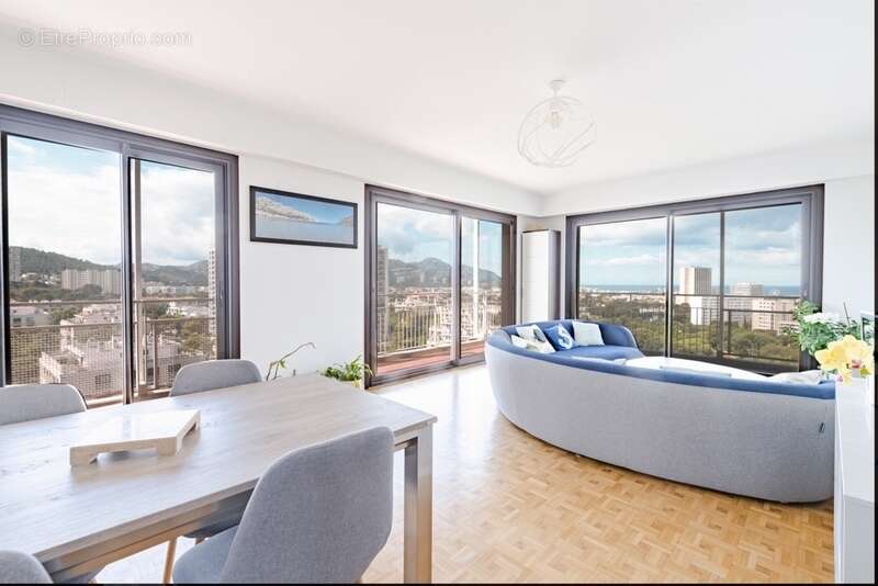 Appartement à MARSEILLE-9E