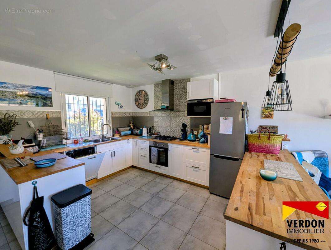 Maison à THORAME-BASSE