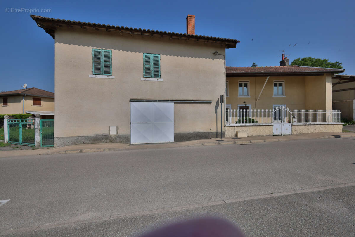 Maison à LUZINAY