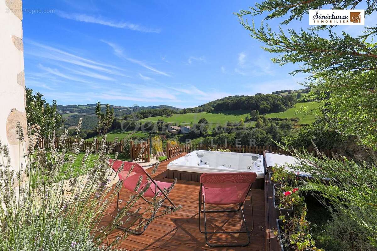 Maison à SAINT-MARTIN-EN-HAUT