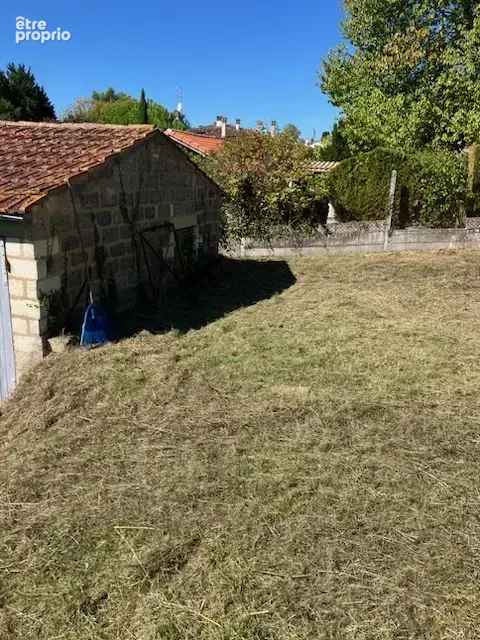 Saintes rive gauche,  terrain constructible 667 m2 - photo 6