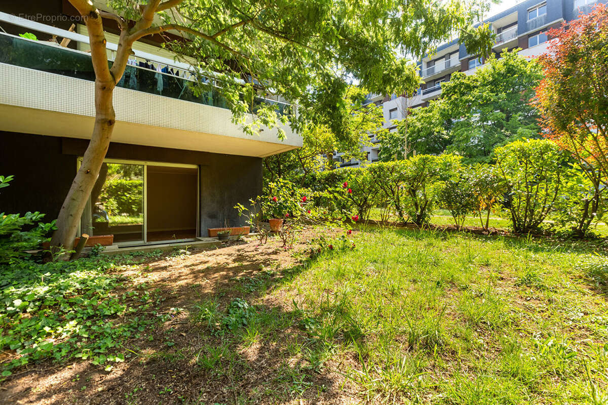 Appartement à COURBEVOIE